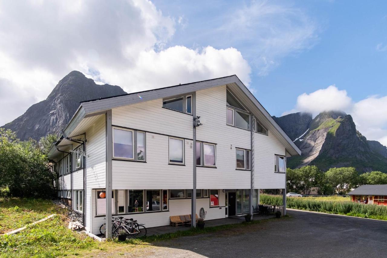 Reine Basecamp - Apartments & Rooms Exterior foto